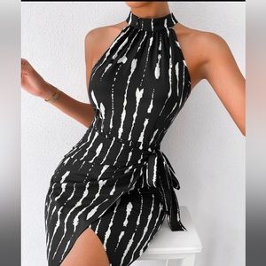 Vestido halter de tie dye cruzado con nudo lateral